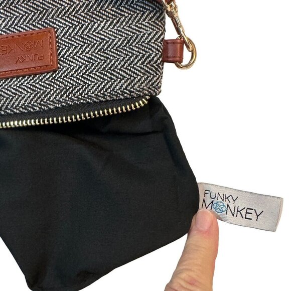 Funky Monkey Greta Wristlet Clutch Herringbone Faux Leather Tassel Zip Strap - Picture 6 of 9